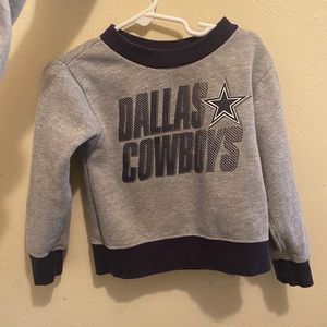 2T Dallas Cowboys sweatshirt!